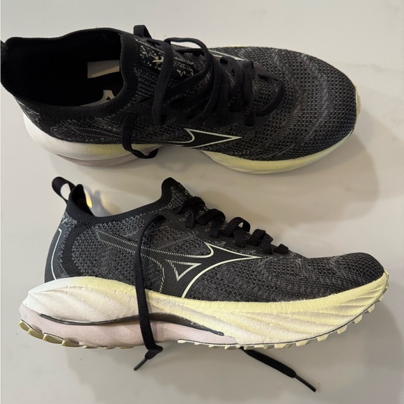 Mizuno Women's Black and Cream Athletic Shoes - Picture 6 of 6